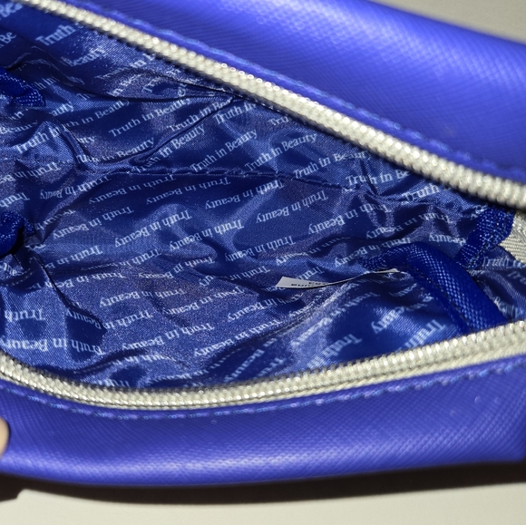 Set of 2 Blue and Silver Paula's Choice mini cosmetic bag clutches - Picture 4 of 4